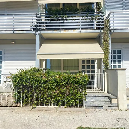 Apartment Lta Center